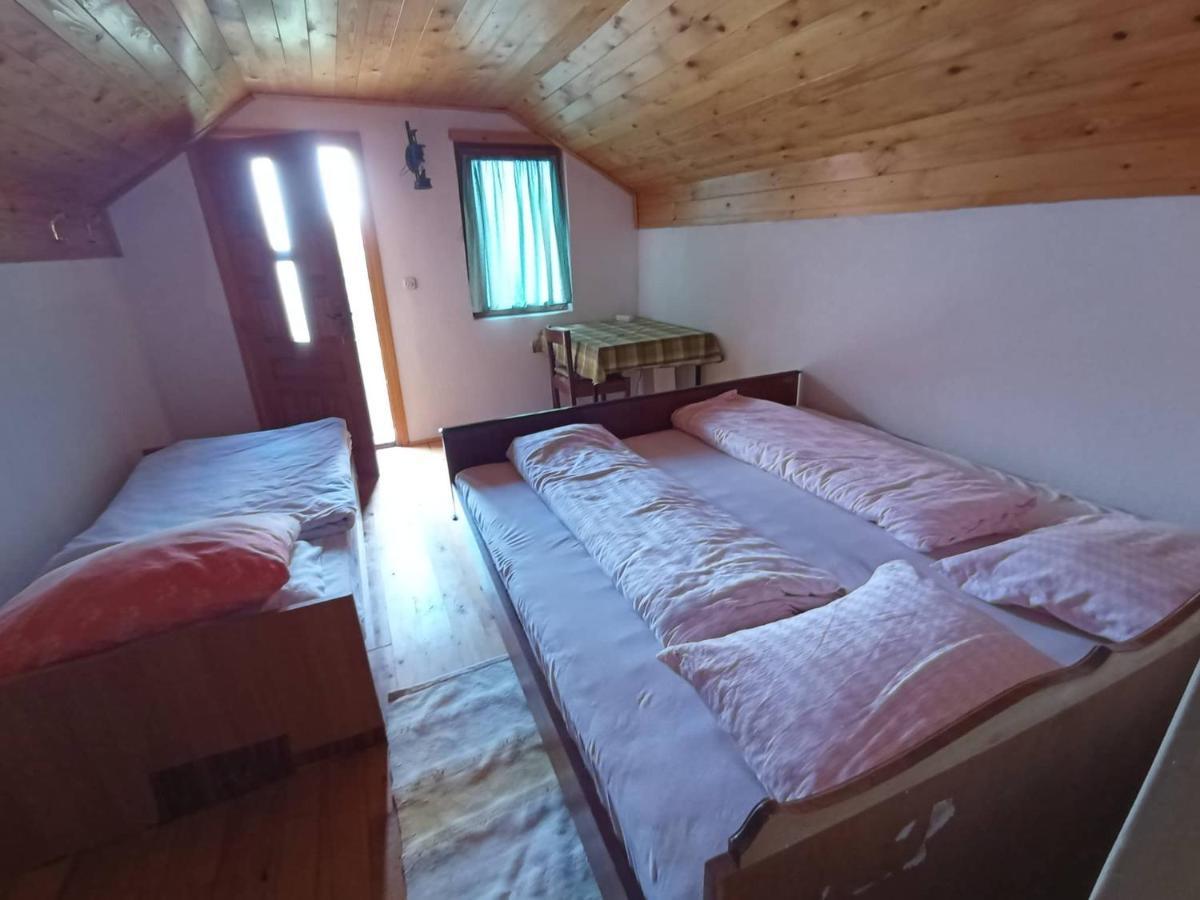 Ivona - Kuca Za Odmor Perusic - Stara Lika Apartamento Exterior foto