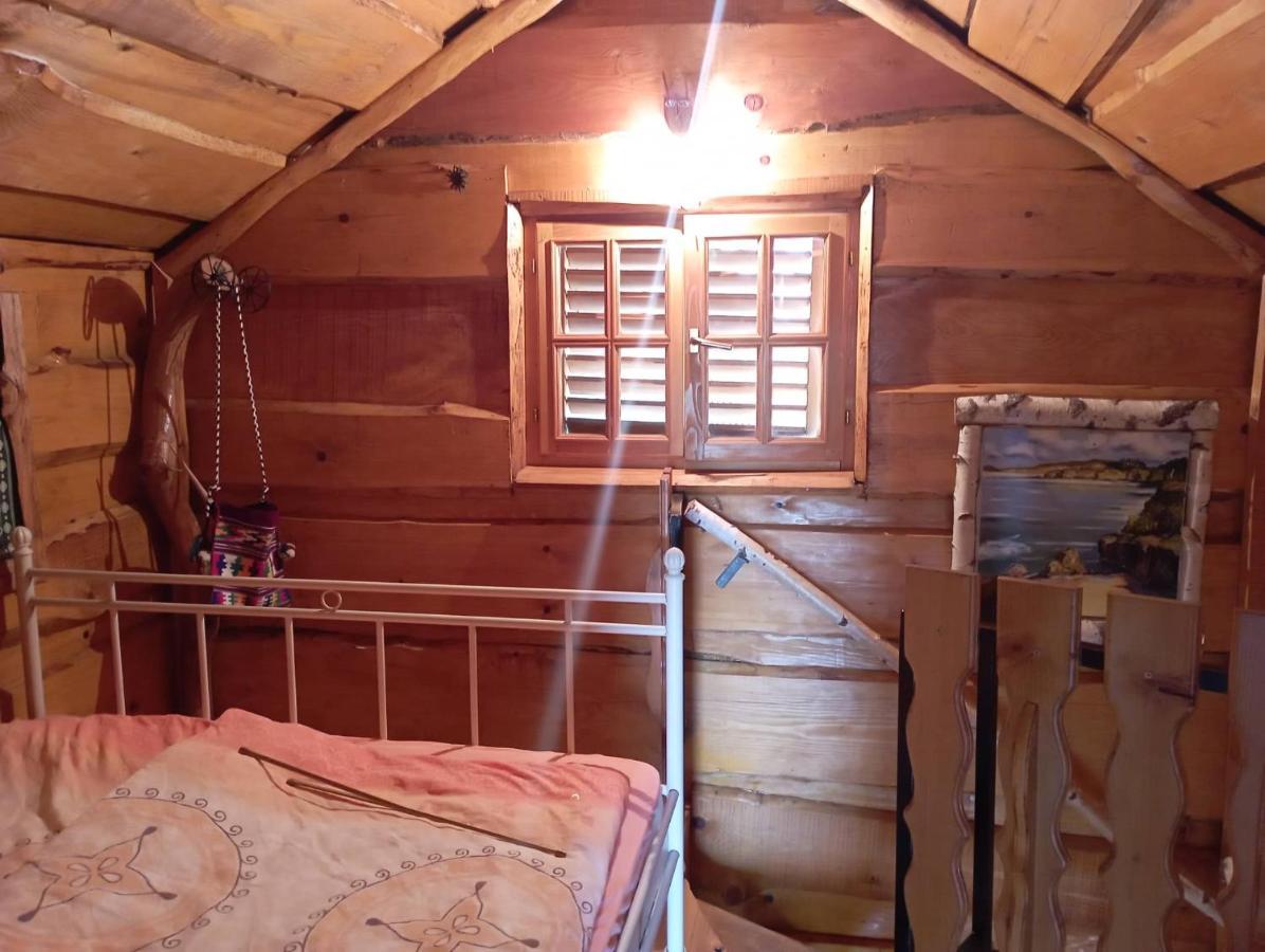 Ivona - Kuca Za Odmor Perusic - Stara Lika Apartamento Exterior foto
