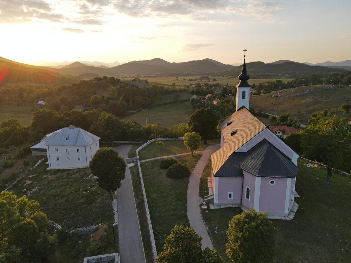 Ivona - Kuca Za Odmor Perusic - Stara Lika Apartamento Exterior foto