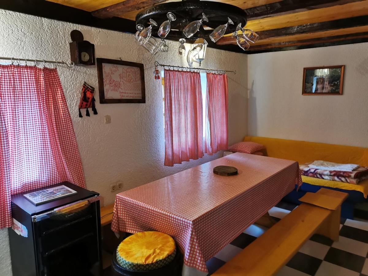 Ivona - Kuca Za Odmor Perusic - Stara Lika Apartamento Exterior foto