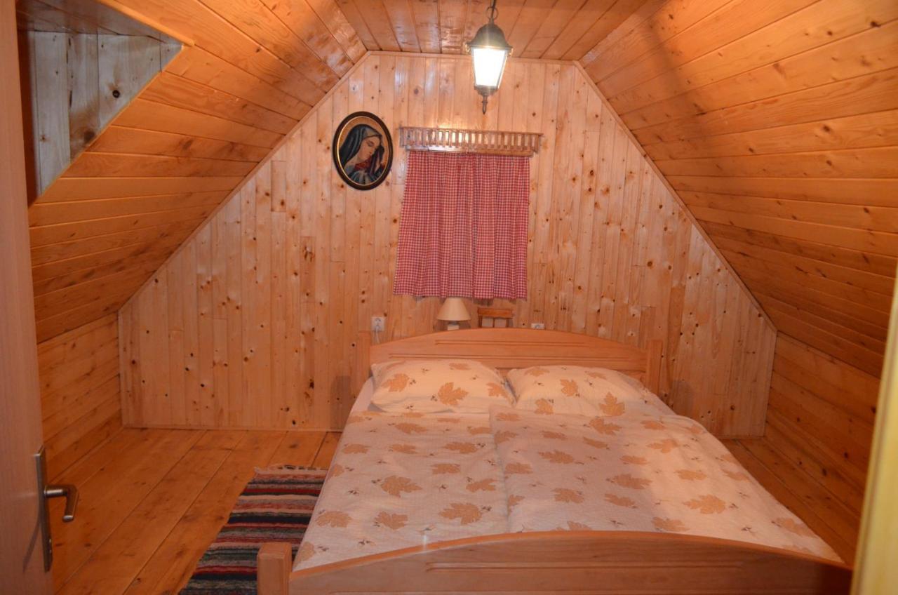Ivona - Kuca Za Odmor Perusic - Stara Lika Apartamento Exterior foto