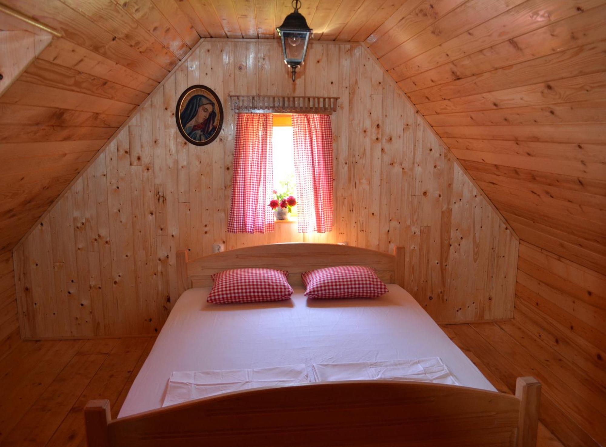 Ivona - Kuca Za Odmor Perusic - Stara Lika Apartamento Exterior foto