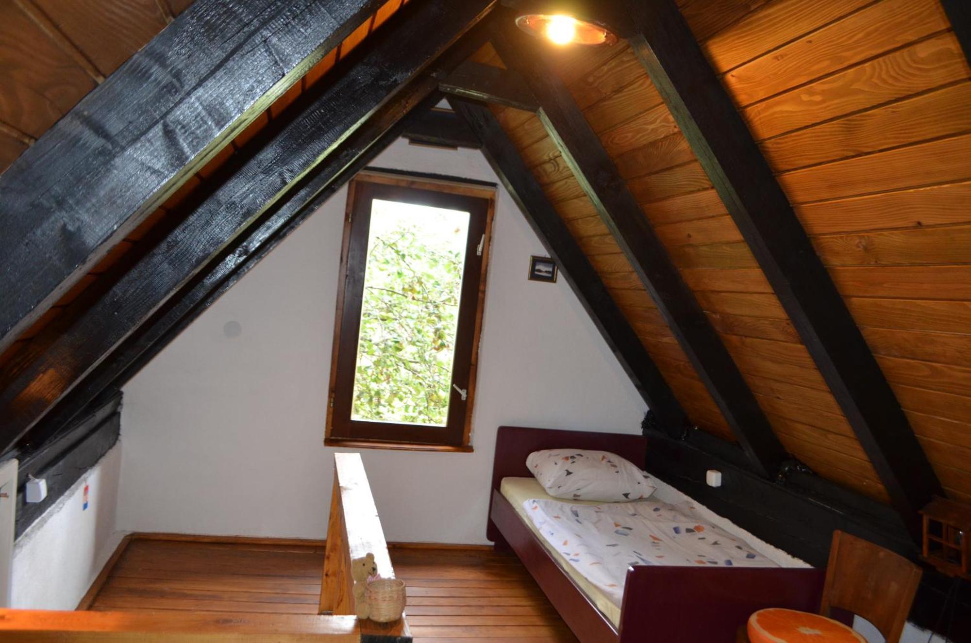 Ivona - Kuca Za Odmor Perusic - Stara Lika Apartamento Exterior foto